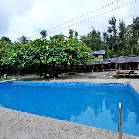 Leisure Homestay - Pool, Boating, Zipline, Home Food, Estate Chikmagalūr Esterno foto