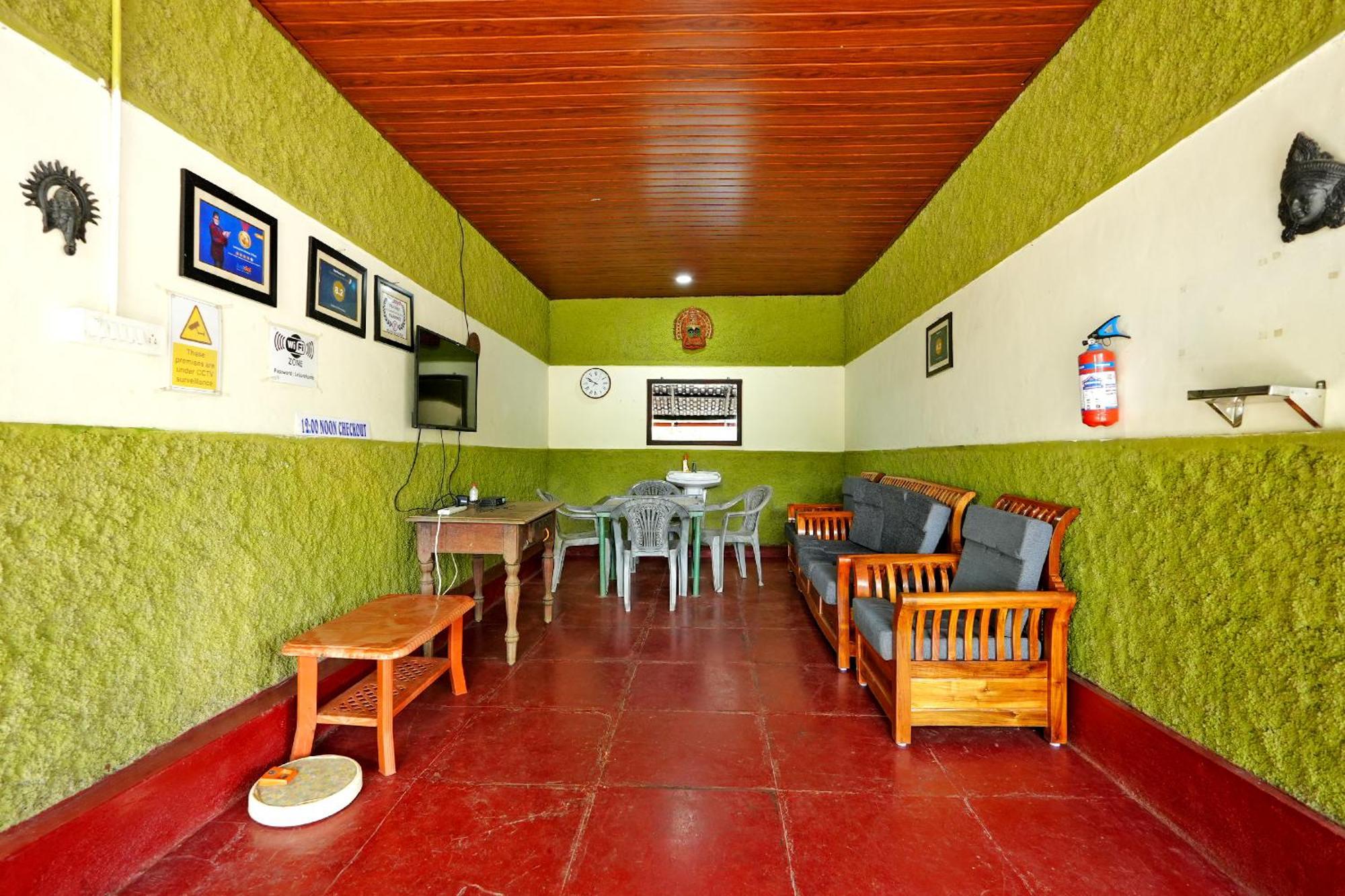 Leisure Homestay - Pool, Boating, Zipline, Home Food, Estate Chikmagalūr Esterno foto